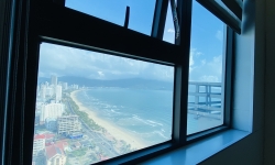 Mường Thanh Apartment Полностью меблированная гостиная с потолочным вентилятором кондиционера,