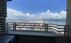 Mường Thanh Apartment Полностью меблированная спальня с пуховым одеялом и подушкой,