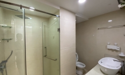 Mường Thanh Apartment Полностью меблированная гостиная с потолочным вентилятором кондиционера,