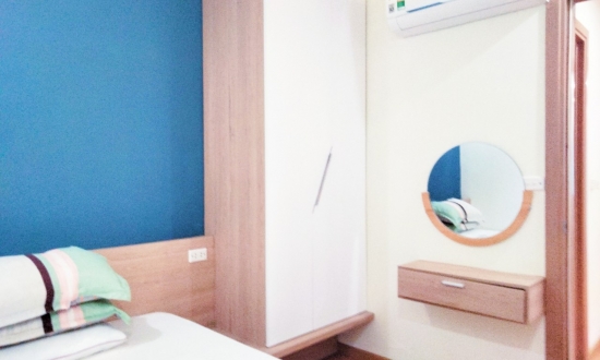Mường Thanh Apartment Кухня с миской, ложкой, палочками для еды, сковородкой,
