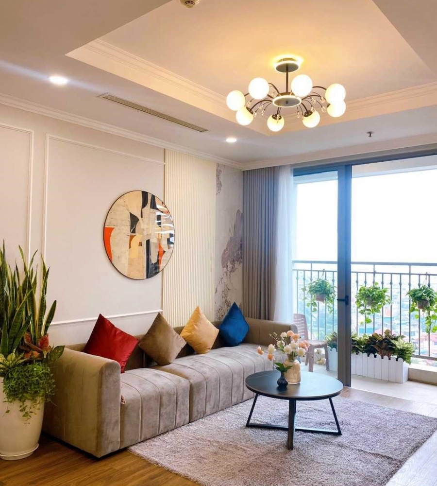 Times City Phòng ngủ đầy đủ tiện nghi với chăn và gối,